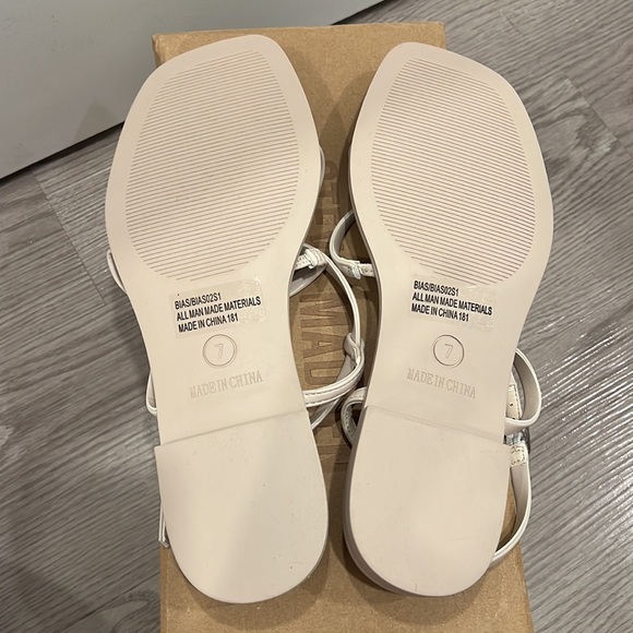 Steve Madden Bias Sandal - Picture 3 of 6